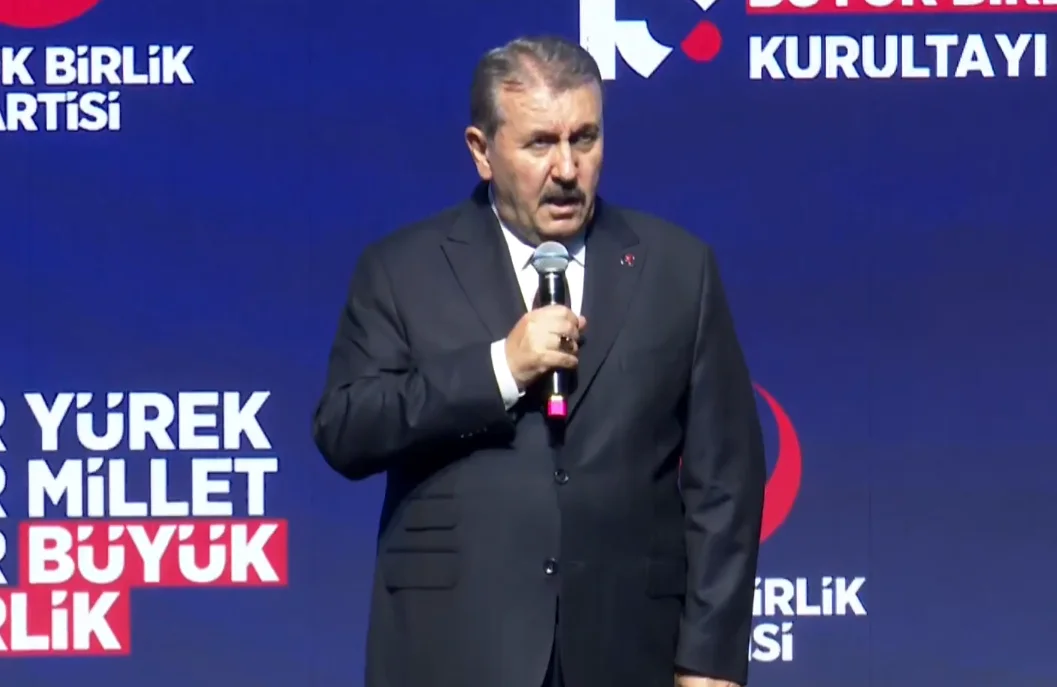 Büyük Birlik Kurultayı’nda Türk Dünyası Buluşması: Destici’den Kardeşlik Vurgusu