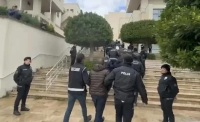 Antalya Serik merkezli 27 ilde yasa dışı bahis operasyonu: 72 kişi gözaltına alındı, 8 milyar TL işlem hacmi tespit edildi.