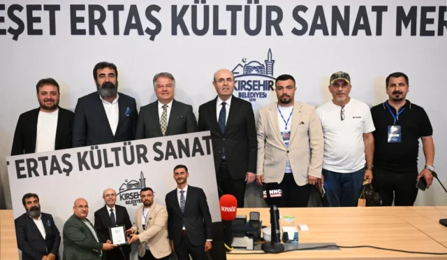Kırşehir Belediye Başkanı Selahattin Ekicioğlu, TİGAD Dijital Medya Çalıştayı'na katılan gazetecilerle bir araya geldi.