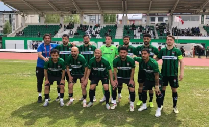 Kars 36 Spor'un galip geldiği ve kırmızı kartların çıktığı futbol maçı
