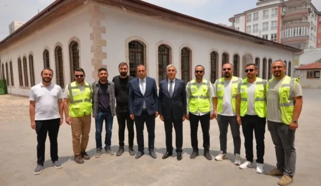 Osmaniye'de aslına uygun olarak restore edilen tarihi okul binası
