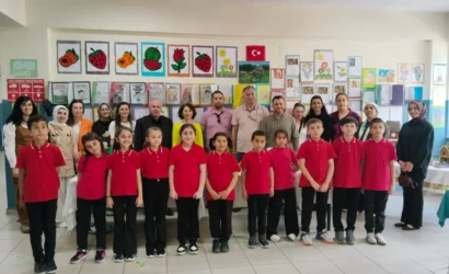 Artvin'de ilkokul öğrencilerinin hazırladığı 'Görsel Sanatlar, Bilim, Sanat, Kültürel Öğelerimiz ve Dilimizin Zenginlikleri' temalı sergi açıldı.