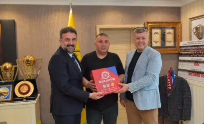 Ankara Kent Konseyi Başkanı Halil İbrahim Yılmaz, MKE Ankaragücü Başkanı İlhami Alparslan'ı ziyaret etti.
