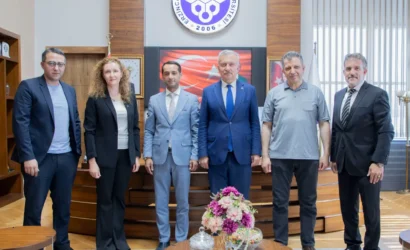Rektör Prof. Dr. Akın Levent, Kıtalararası Turizm Yönetimi Kongresi ekibiyle bir araya geldi.