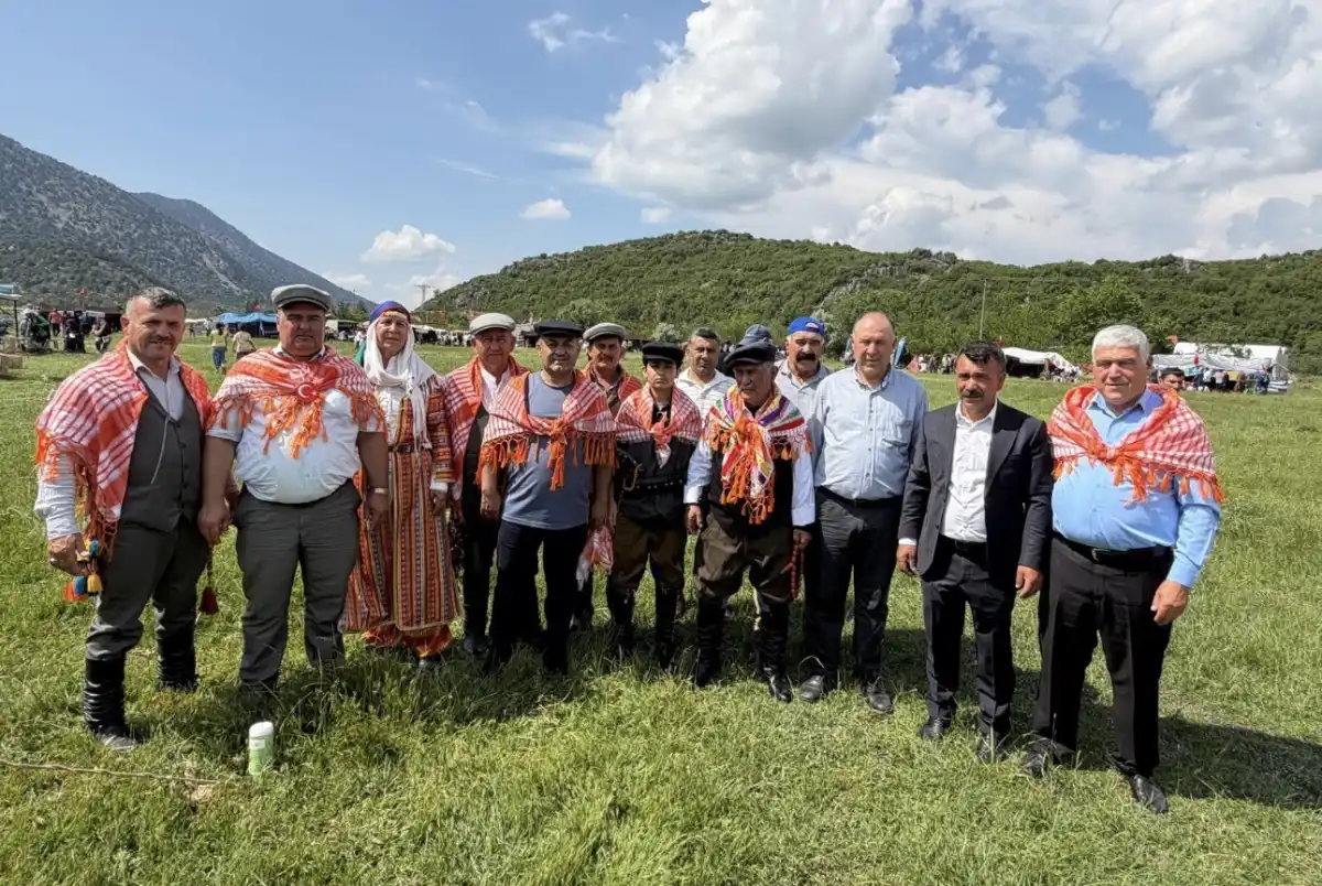 Isparta’da Binlerce Yörük Bir Araya Geldi: Serpil Köyü Tarihi Şölene Ev Sahipliği Yaptı