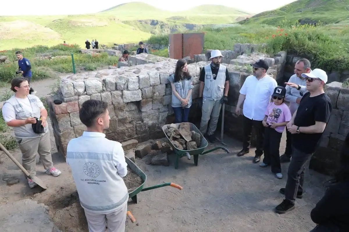 Vali Polat ve Milletvekili Çalkın, UNESCO Dünya Mirası Ani Örenyeri’nde Sürdürülen Çalışmaları Yerinde İnceledi