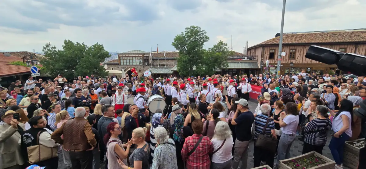 Ankara Kalesi Şenliği Yağmura Rağmen Coşkuyla Doldu Taştı