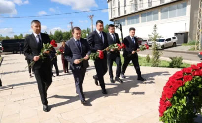 Azerbaycan ve Türkiye Başsavcıları Kars'ta hukuki iş birliği görüşmesi yapıyor