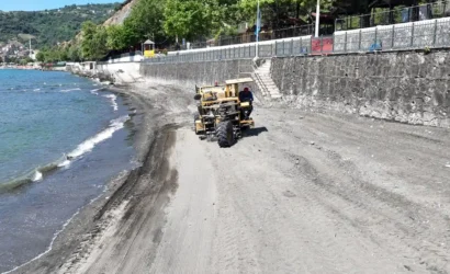 Sevgi ve Barış Plajı'nda kapsamlı temizlik sonrası yeni sezona hazırlık