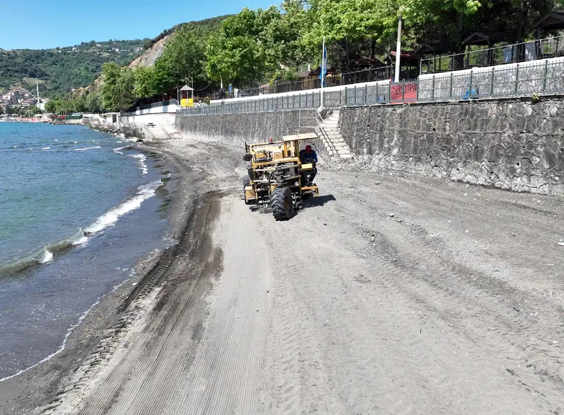 Sevgi ve Barış Plajı Yeni Sezona Hazır: Mavi Bayraklı Sahilde Kapsamlı Temizlik ve Düzenleme