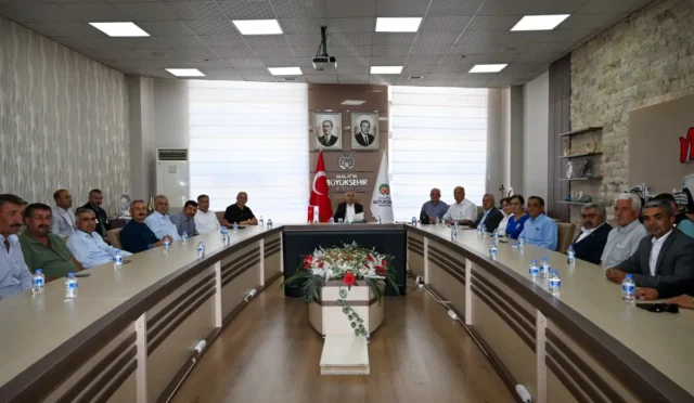 Malatya Büyükşehir Belediye Başkanı Sami Er, 35 milyar TL'lik altyapı yatırımı hakkında açıklamalarda bulundu.