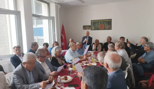 Türkiye'nin geleceği Ankara'da ortak akıl buluşmasında masaya yatırıldı, siyasi ve sosyal çözümler tartışıldı.