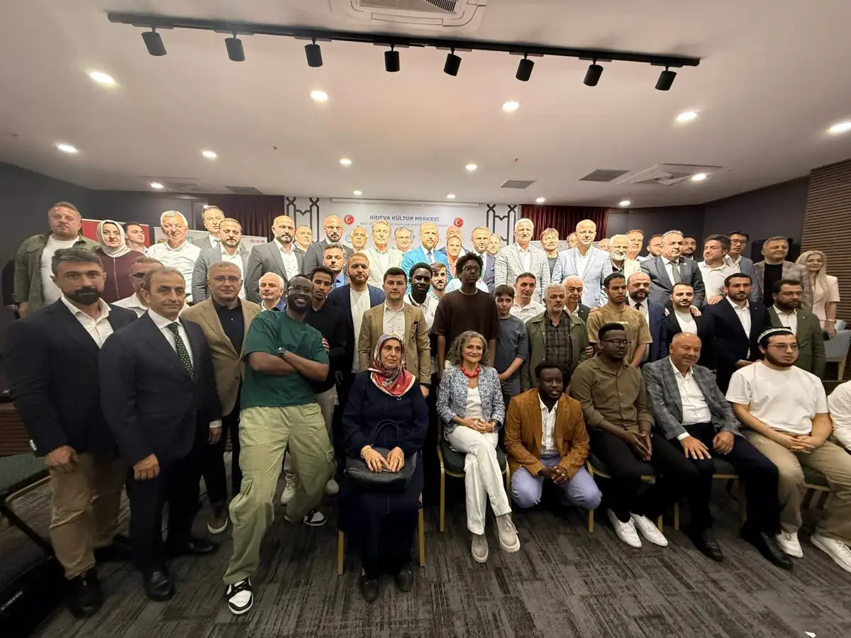 Bilal Erdoğan ve Rektör Prof. Dr. Yusuf Yılmaz, RİDEVA’da Gençlerle Buluştu: ‘Zihin Yansımaları’ Projesi Tamamlandı