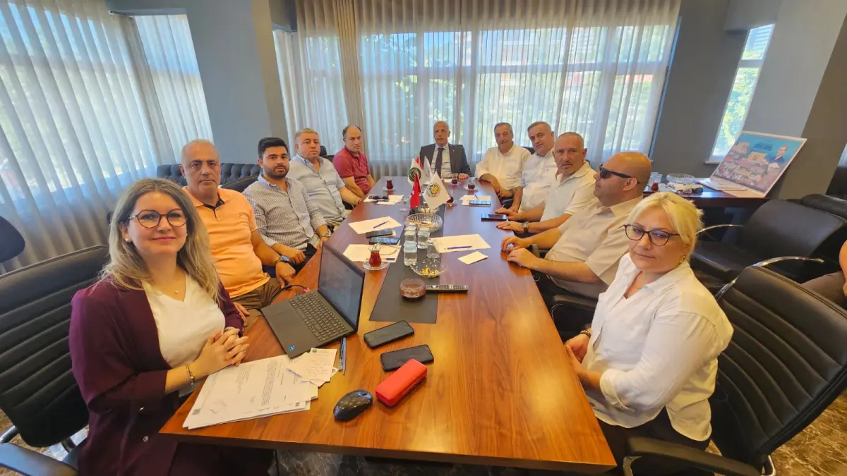 Artvin Ticaret Borsası’ndan Arhavi’de İstişare: Çay Sektörünün Geleceği Masaya Yatırıldı
