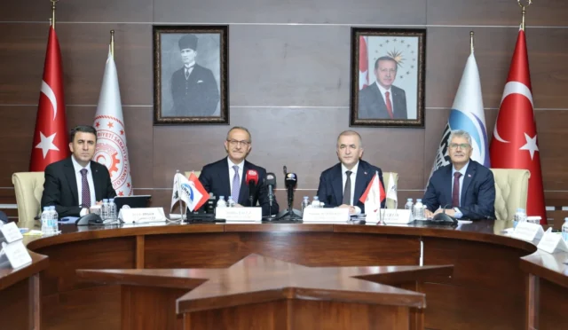 Fırat Kalkınma Ajansı Yönetim Kurulu Elazığ'da toplandı, bölgesel kalkınma ve yeşil dönüşüm ele alındı.