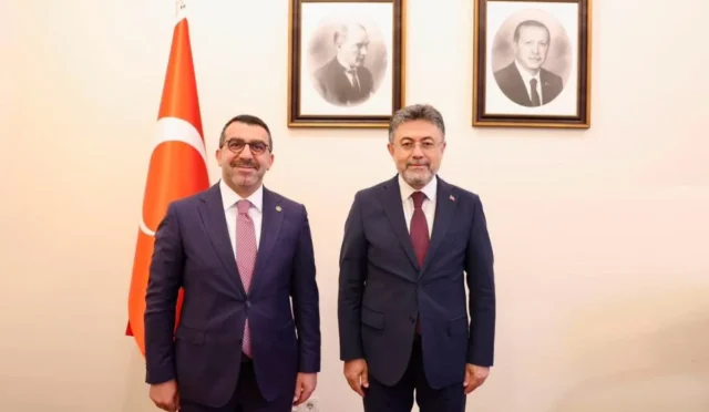 Tarım ve Orman Bakanı İbrahim Yumaklı ve Milletvekili Adem Çalkın'ın Kars'ın tarım ve hayvancılık geleceği üzerine görüşmesi