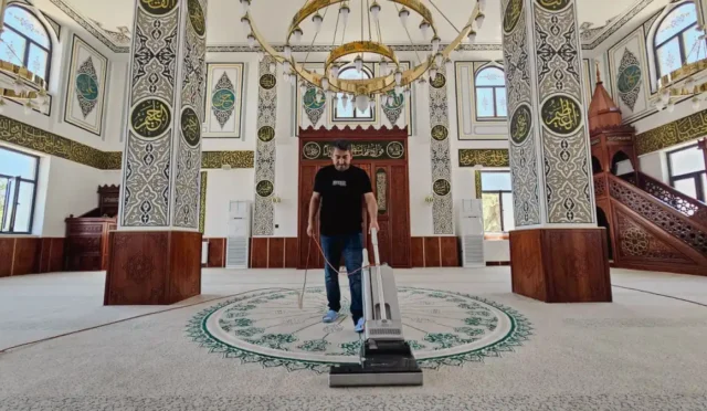 Battalgazi'de depremde yıkılan Mehmet Turgut Camii'nin yeniden inşa edilen yapısı ve çevre düzenlemesi