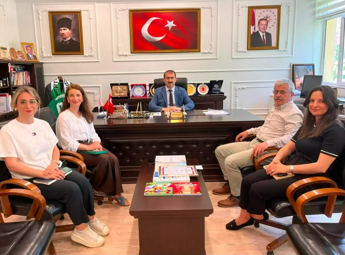 Artvin’de Eğitim Markası: ‘Okuyan Artvin’ Tescillendi, Vizyon Geleceğe Taşınıyor