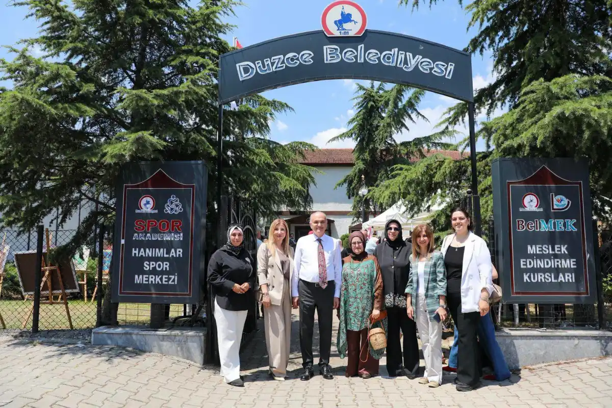 Düzce BELMEK’ten Göz Kamaştıran Yıl Sonu Sergisi: Kursiyerlerin Eserleri Beğeniye Sunuldu