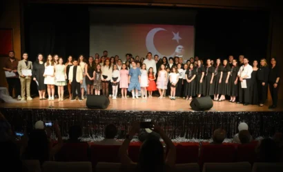 Giresun Belediye Konservatuvarı öğrencilerinin yıl sonu sanat gösterisi