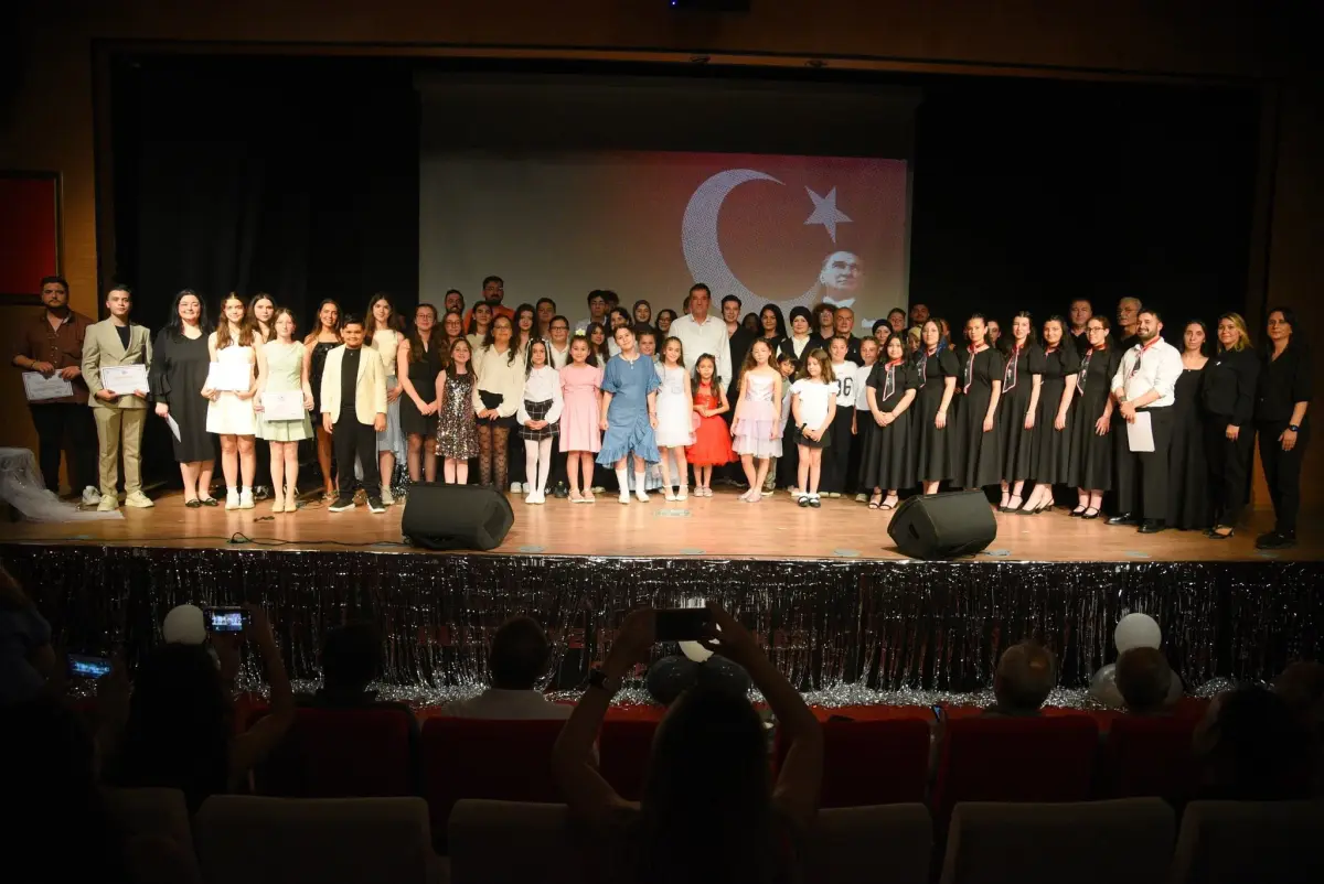 Giresun Belediye Konservatuvarı Öğrencilerinden Muhteşem Yıl Sonu Gösterisi: Sanat ve Özgüven Sahnedeydi