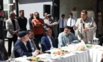 Erzurum'da tarihi Taşmağazaları esnafıyla bir araya gelen Başkan Mehmet Sekmen, çarşının yıkılmayacağı müjdesini verdi.