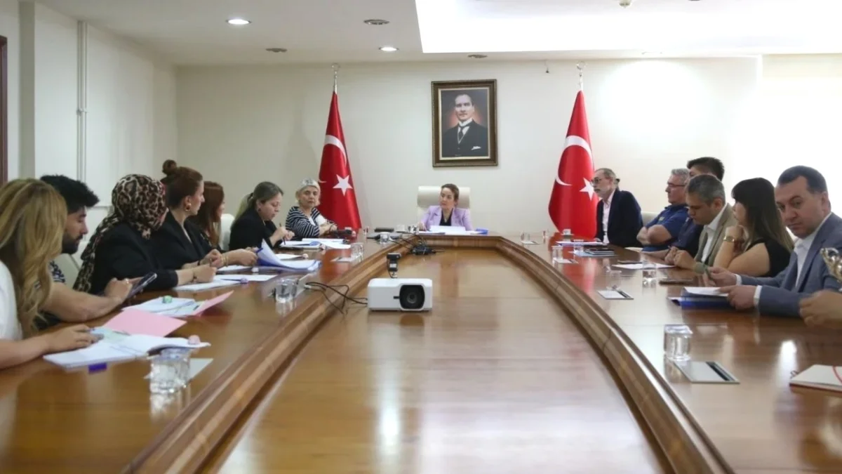 Etimesgut’ta Sahipsiz Hayvanlar İçin Kapsamlı Toplantı: Tedbirler ve İş Birliği Ele Alındı