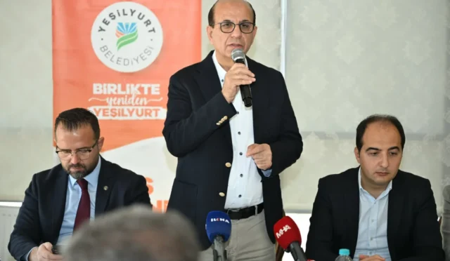 Yeşilyurt Kültür, Spor ve Kiraz Festivali'nin geri dönüşünü simgeleyen coşkulu bir görsel.