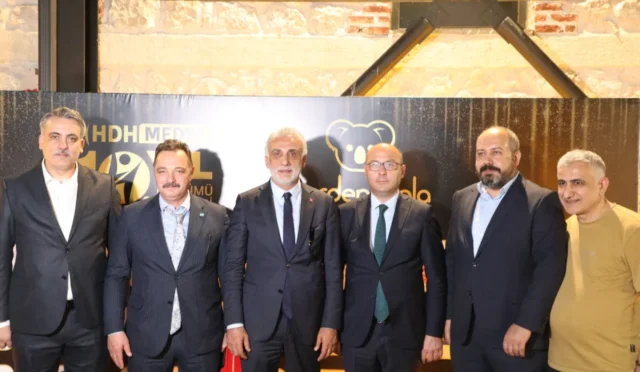HDH Medya'nın 10. yıl gala gecesinde başarı ödülleri takdim edildi.