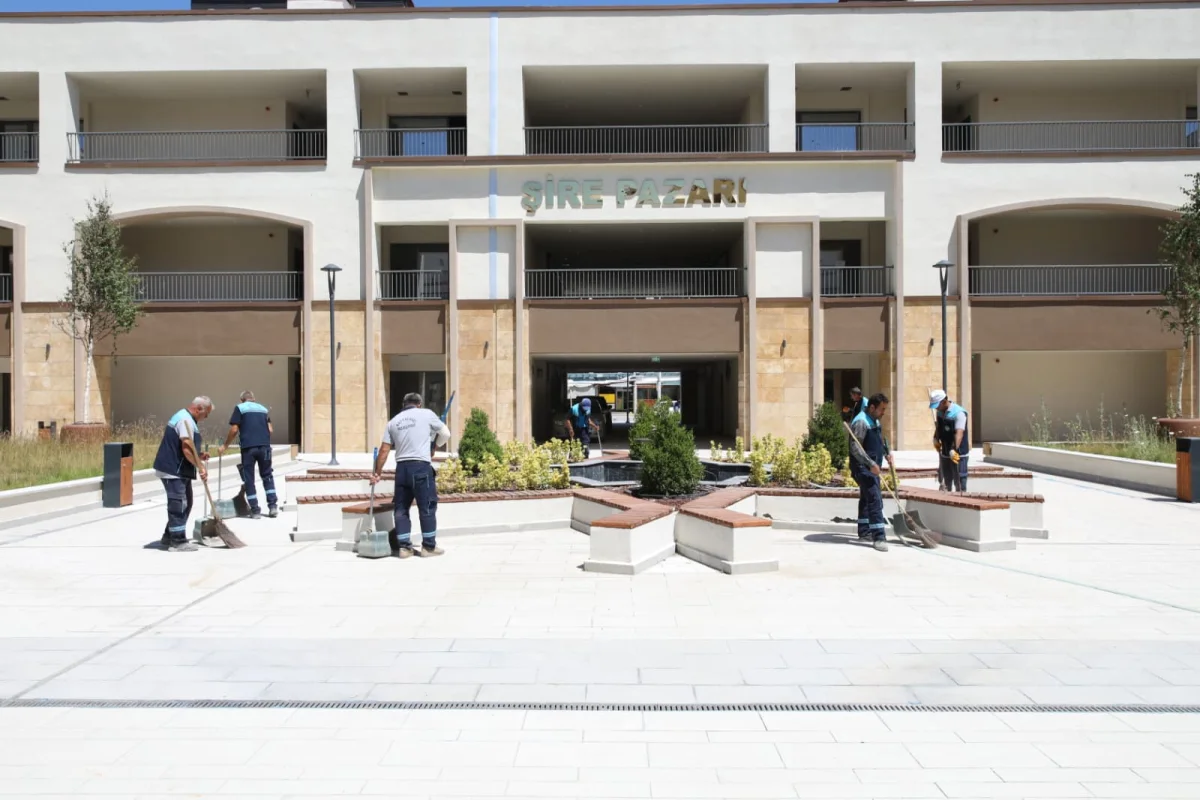 Battalgazi’de Deprem Sonrası Yeniden İnşa Edilen Akpınar Çarşısı’nda Kapsamlı Temizlik