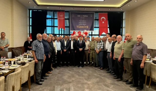 Kırıkkale'de Babalar Günü etkinliğinde şehit babalarıyla bir araya gelindi.