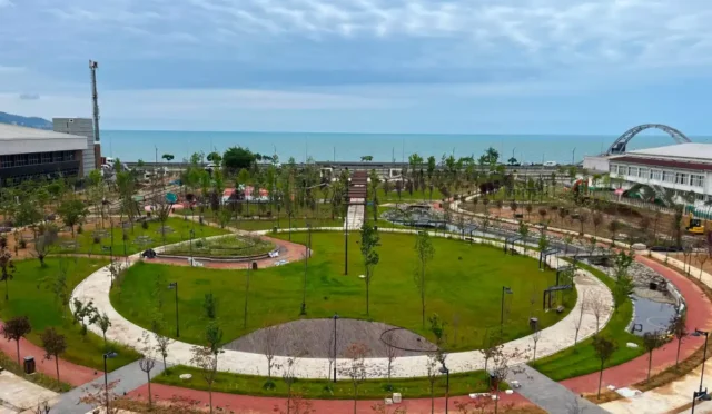 Giresun Millet Bahçesi projesinin tamamlanan bölümlerinden genel görünüm