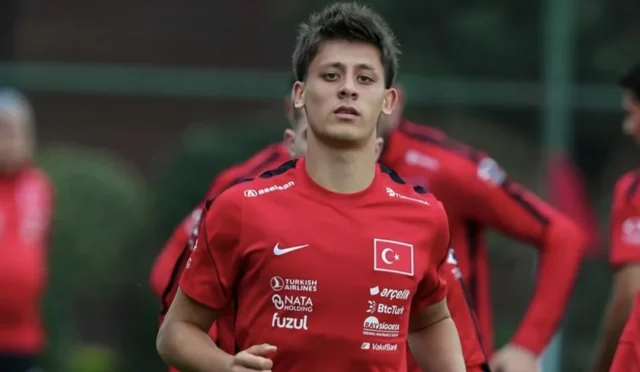 A Milli Takım oyuncuları antrenman sahasında