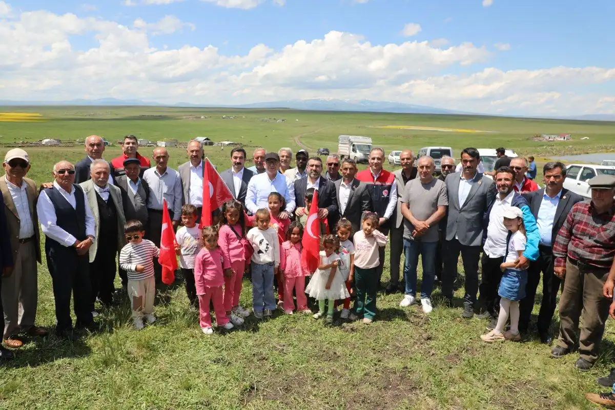 Kars’ta Hayvancılığı Uçuracak Dev Proje: Mera Islahı ve Tohum Desteğiyle Üreticiler Sevindirildi