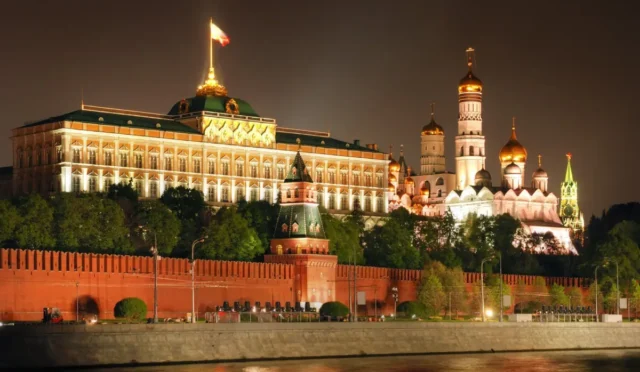 Kremlin sözcüsü Dmitry Peskov akaryakıt fiyatları hakkında açıklama yapıyor.