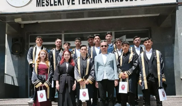 Kars'ta ilk veteriner sağlık teknisyenleri mezuniyet töreni