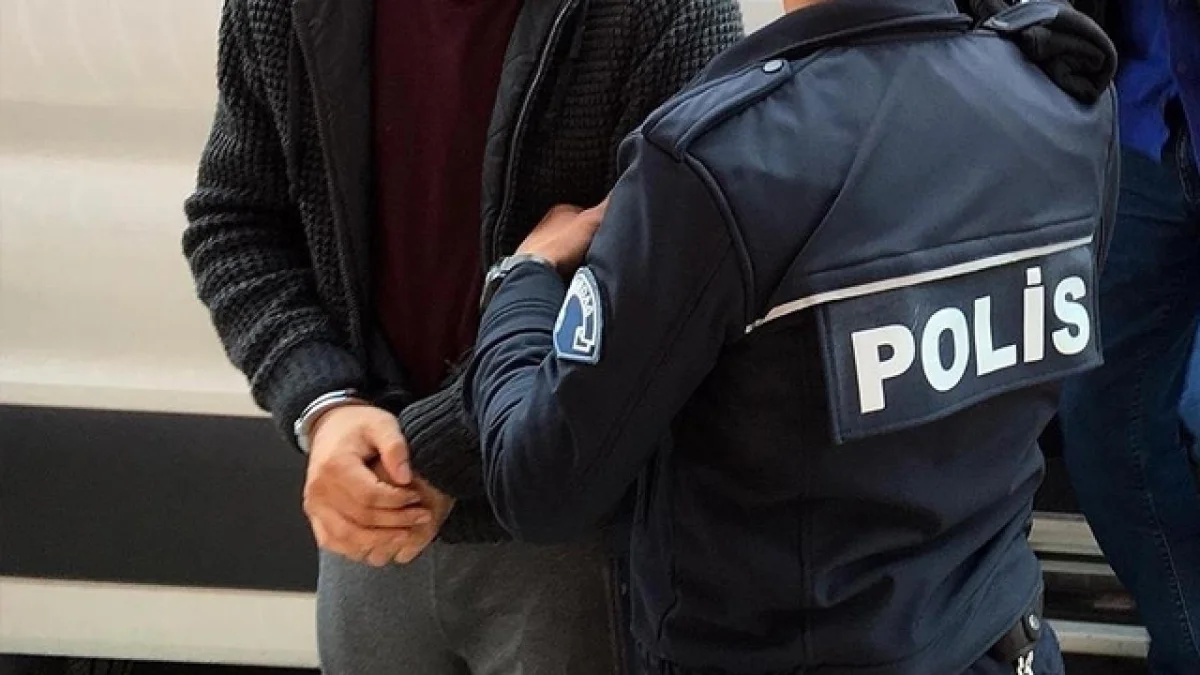 İstanbul’da Sahte Reçeteyle Yurt Dışına İlaç Kaçakçılığı: 19 Eczacı Gözaltında