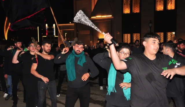 Kars'ta düzenlenen Tasua yürüyüşünde Kerbela şehitleri anıldı.