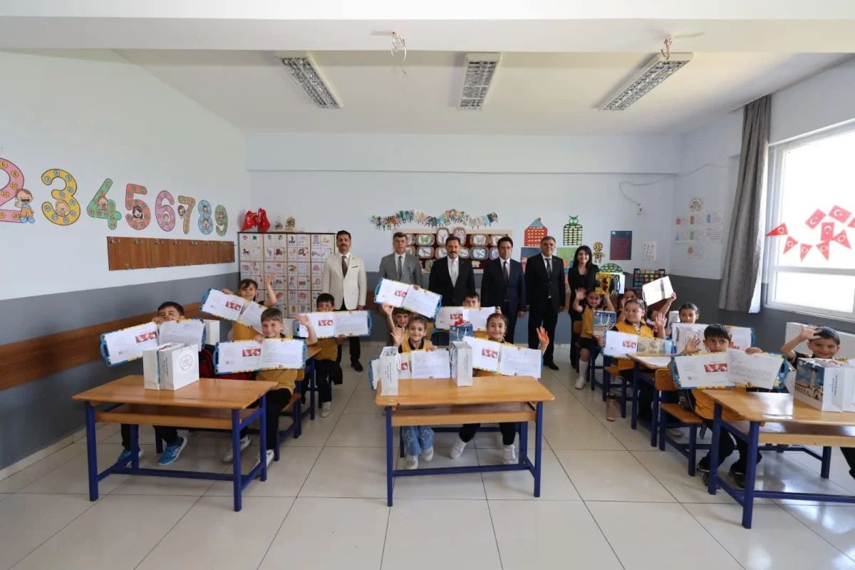 Hatay Samandağ’da Karne Heyecanı: Öğrenciler Yaz Tatiline Başlıyor