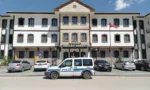 Beypazarı'nda görev süresi dolan hakim ve savcılar için veda yemeği düzenlendi, plaket takdim edildi.