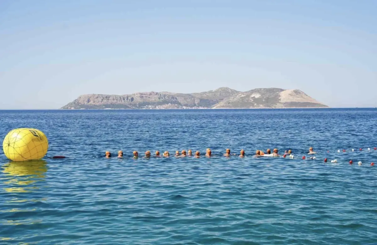 Meis’ten Kaş’a Kıtaları Birleştiren Yüzme Maratonu Tamamlandı: 20. Uluslararası Likya Kaş Festivali’nin Gözdesi