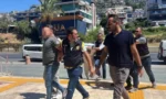 Alanya'da işlenen cinayet sonrası adliyeye sevk edilen şüpheliler