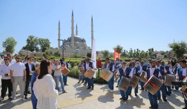 665. Kırkpınar Yağlı Güreşleri Festivali'nin Edirne'deki görkemli açılışından bir an