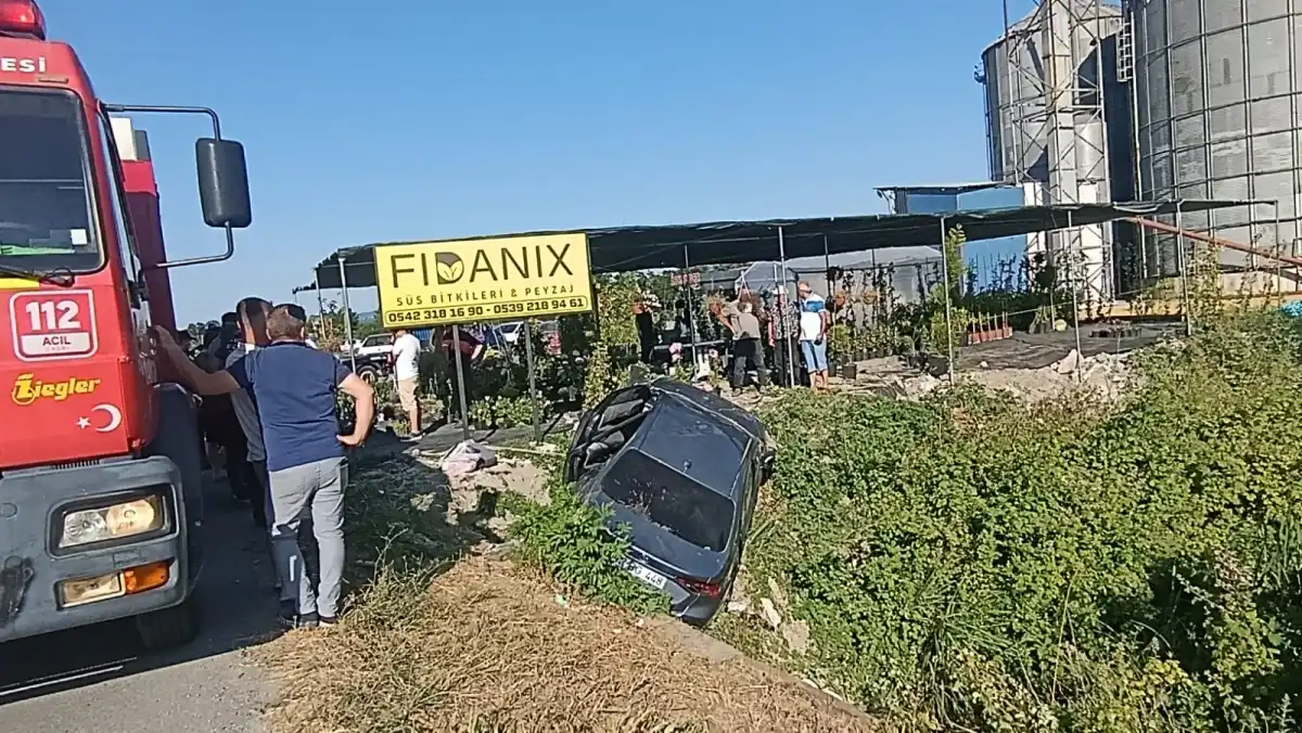 Sakarya-Karasu Yolunda Korkunç Kaza: 3 Yaralı, Trafik Aksadı