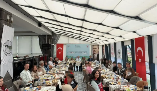 Kars Valisi Ziya Polat, Koruyucu Aile Günü etkinliğinde koruyucu aileler ve çocuklarla bir arada