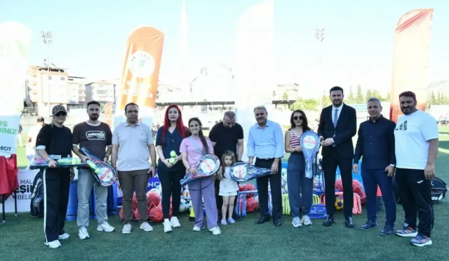 Yeşilyurt'ta Yaz Spor Okulları ve Spor Akademisi coşkulu bir törenle açıldı.