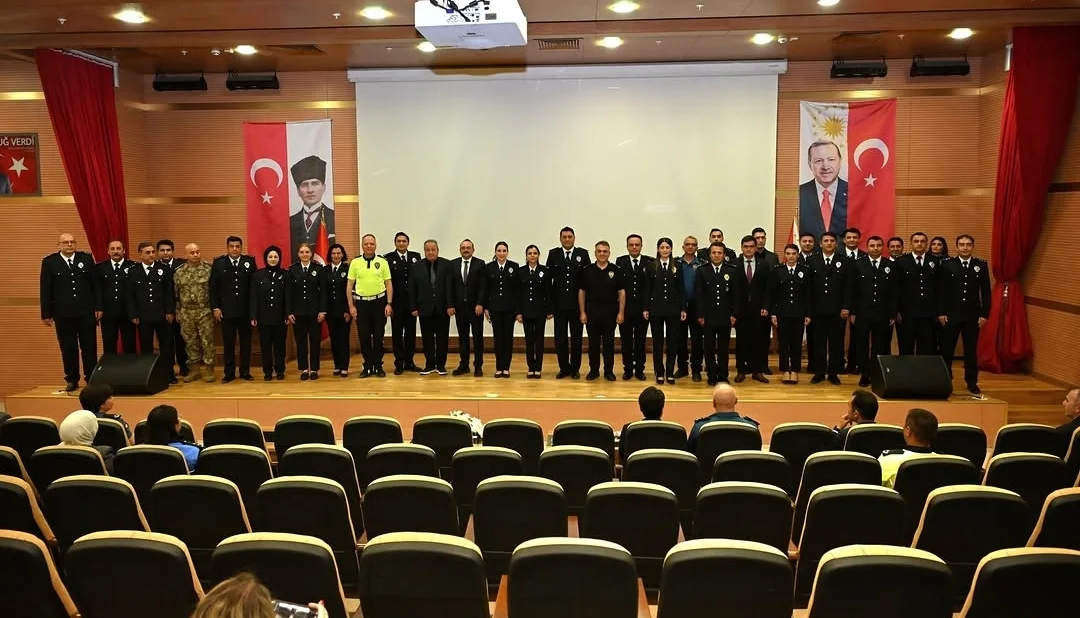 Elazığ Emniyeti’nde Rütbe Coşkusu: 2026 Terfi Töreniyle Başarılar Taçlandı