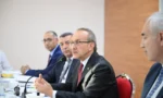Malatya Valisi Seddar Yavuz, ihracatçılarla bir araya gelerek kent ekonomisi ve ihracatın geliştirilmesi üzerine konuştu.