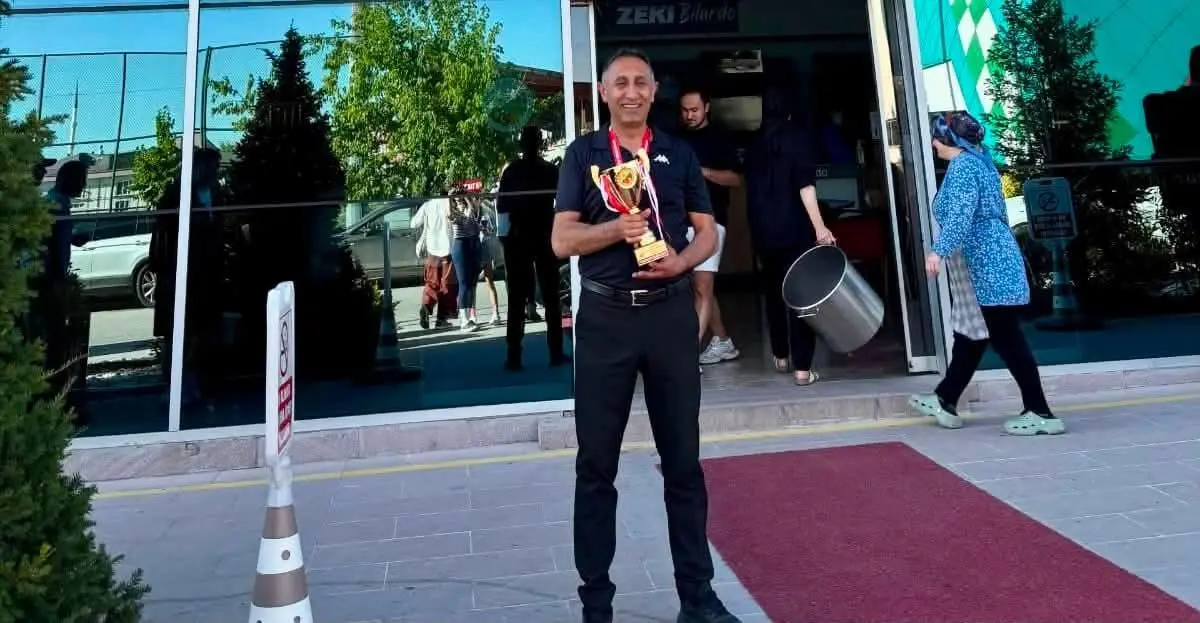 Karslı Bilardocu Mahir Güney’den Muhteşem Başarı: Türkiye Üçüncüsü Oldu