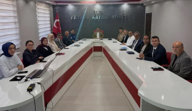 Akyaka'da kamu kurum amirlerinin katıldığı koordinasyon toplantısı